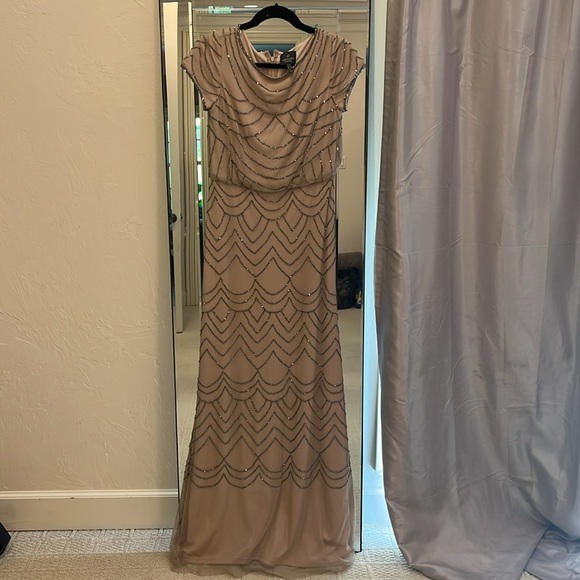 ADRIANNA PAPELL / SIZE 4 / no flaws - Picture 7 of 8